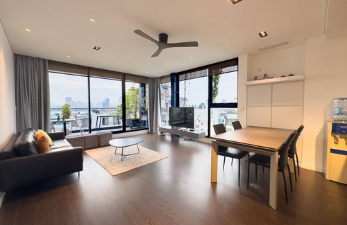 Quang An Apartment | Beautiful apartment near West Lake