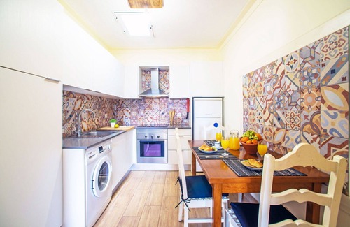 Mem Moniz House | Beautiful apartment in villa for 3 people with A/C, pool, WIFI, TV and terrace