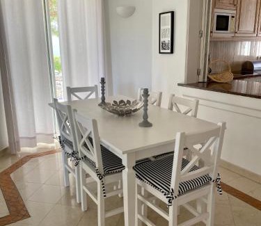 Almancil Apartment | Beautiful apartment for rent in Quinta do Lago with excellent resort facilities close to lake and beach.
