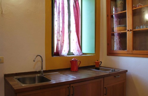 Granarola Apartment | Beautiful apartment with WIFI, pool, A/C, TV, patio, pets allowed, panoramic view and parking