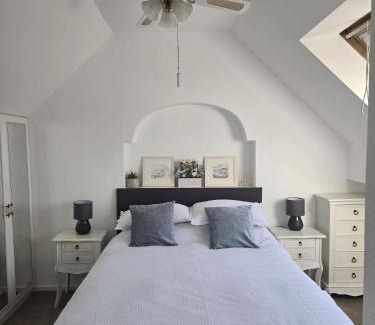 Kilgetty Apartment | Beautiful apartment with private pool near Tenby