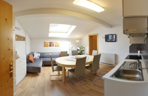 Volderau House | Beautiful vacation home with garden in the Stubai Alps, for 5 to 12 pers.