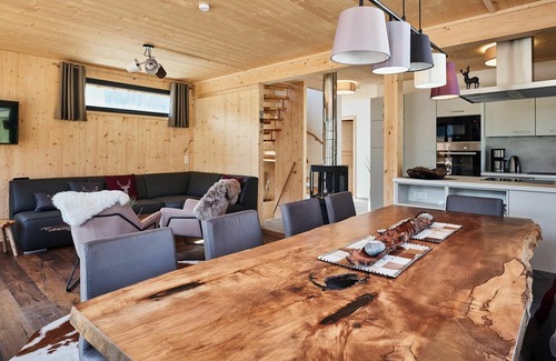 Steinach am Brenner House | Beautiful apartment in villa for 8 people with WIFI, TV, terrace, panoramic view and parking