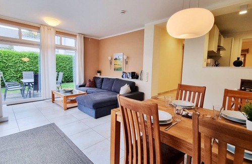 Kalifornien Apartment | Beautiful Baltic Sunrise vacation apartment with fenced garden by the Baltic Sea