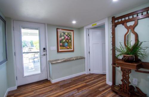 Camas House | Beautiful Basement Apt W Private Back Patio