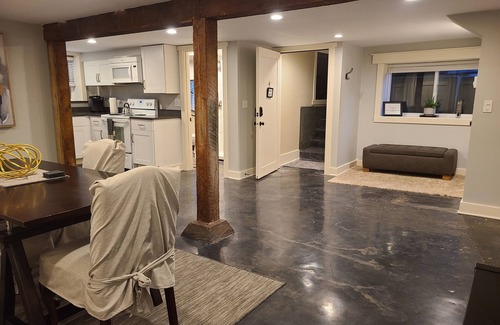 Mississippi District Apartment | Beautiful basement Studio, Mississippi neighborhood