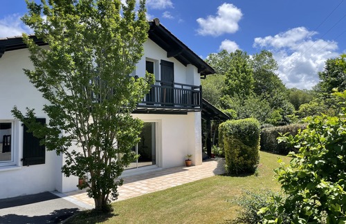 Ahetze House | Beautiful bask villa close to Bidart Guethary Biarritz beaches