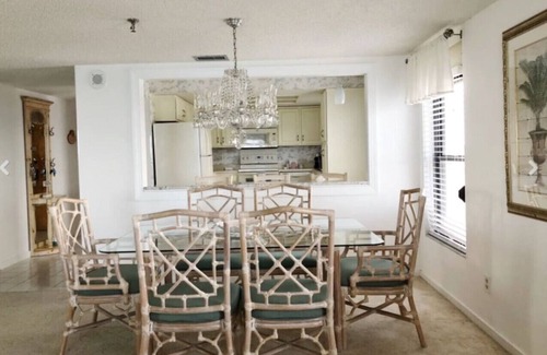 Indian Rocks Beach Apartment | Beautiful Beach Front Gulf Condo
