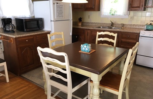 Waterford Cottage | Beautiful Beach and Cozy Cottage for Off-Season Beach Getaway. Discounted Rates!
