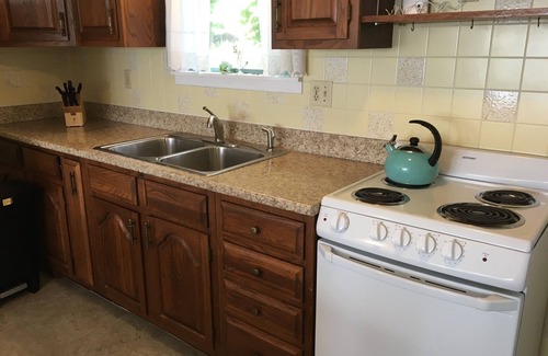 Waterford Cottage | Beautiful Beach and Cozy Cottage for Off-Season Beach Getaway. Discounted Rates!