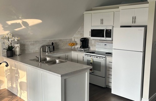Cap-Pele Apartment | Beautiful Beach View & Sunset
