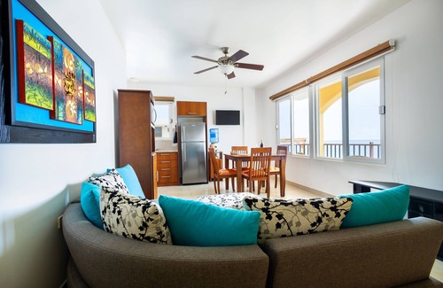 Manta Apartment | Beautiful Beachfront 2-bedroom Apartment with Pool