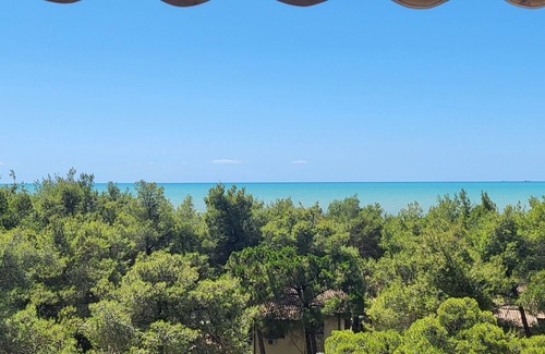 Golem Apartment | BEAUTIFUL BEACH HOUSE WITH BREATHTAKING VIEWS