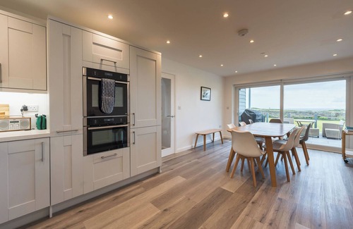 Nefyn House | Beautiful beach side homes sleeping 8 guests