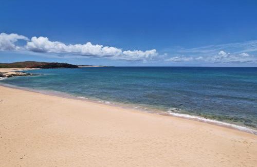 Maunaloa House | Beautiful Beachfront Townhouse 3bdrm 2bth with outside day bed OR overflow bedroom