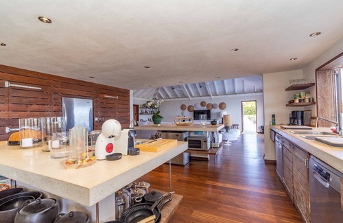 Devet Villa | Beautiful Bibi Luxury villa