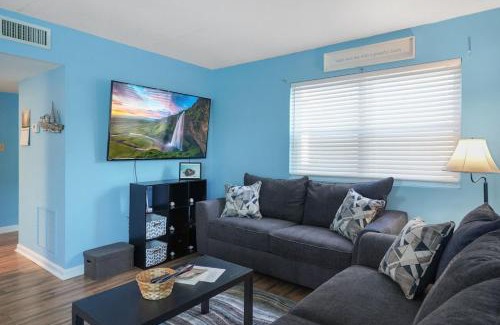 Surfside Beach Apartment | Beautiful Blue Ocean Condo