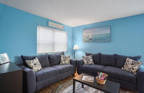 Surfside Beach Apartment | Beautiful Blue Ocean Condo