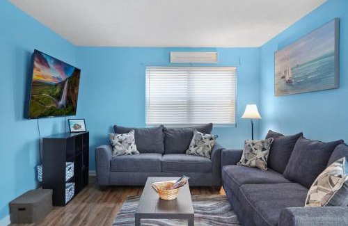 Surfside Beach Apartment | Beautiful Blue Ocean Condo