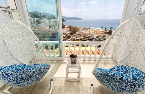 Nerja House | Beautiful Boutique House above Burriana beach Pool 7min stroll to center