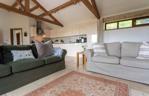 Rudloe Apartment | Beautiful Box Hill Lodge