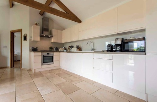 Rudloe Apartment | Beautiful Box Hill Lodge