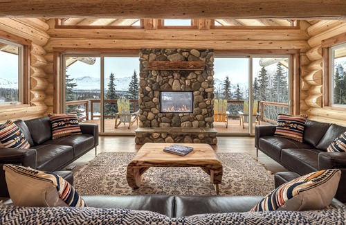 Glacier View Ski Chalet | Beautiful BRAND NEW 4 Bedroom Chalet at the Majestic Valley Wilderness Lodge