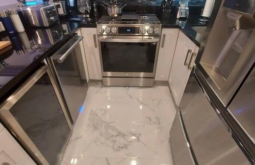 Vancouver South Apartment | Beautiful Bright 3 Bed Townhouse