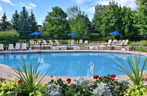 The Blue Mountains House | Beautiful & Bright 3 Bed Townhome Near Village