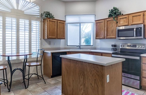 Oakwood Villa | Beautiful, bright and spacious Villa.