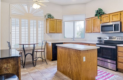 Oakwood Villa | Beautiful, bright and spacious Villa.