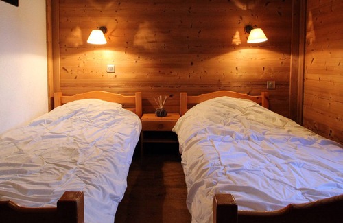 Le Fornet Apartment | Beautiful bright Apt next to the slopes