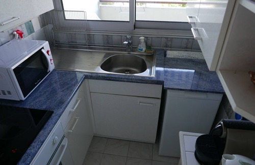 Cannes La Bocca Apartment | Beautiful bright apartment 2 rooms 40 m2 to 80 m from the beach, sea view
