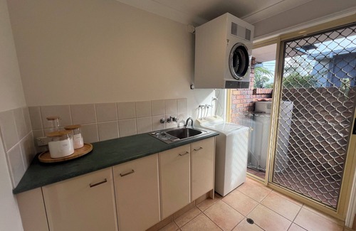 Burleigh Waters Villa | Beautiful Bright Burleigh Base with Beaches, boutiques, brunches and beyond.