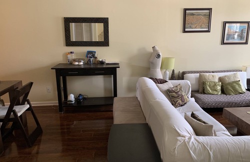 West New York Condo | Beautiful & Bright 2BR- 15 mins from NYC- Times Square