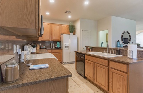 Oakwood House | Beautiful Bungalow in Award Winning Resort Style Gated Sun Lakes community