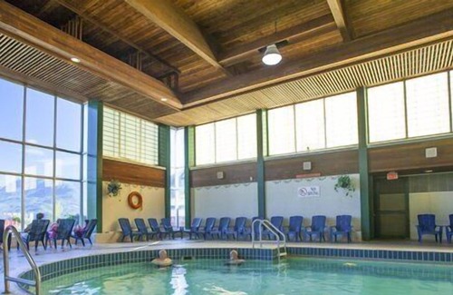 Harrison Hot Springs Apartment | Beautiful studio unit at resort, sleeps 4