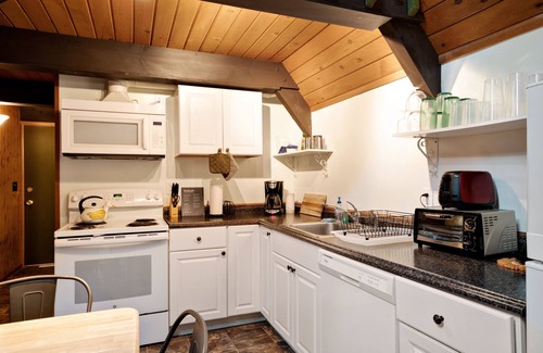 Baring Cabin | Beautiful cabin in the woods with river access & a private hot tub