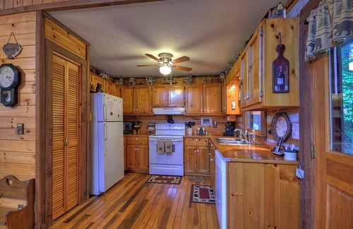 Morganton Cabin | Beautiful Cabin, Outstanding View, Fenced Yard