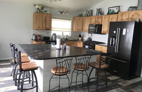 Paw Paw House | Beautiful & charming 3 bedroom lake house!