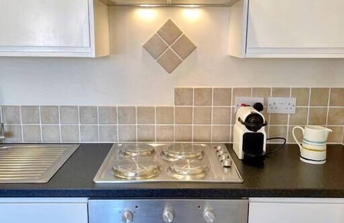 South Cliff Apartment | Beautiful Chic Apartment with lift, views and parking