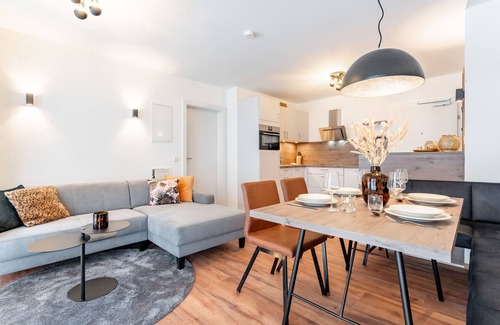 Kaprun Apartment | Beautiful city centre flat with private garden