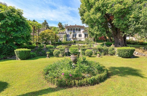Baveno Villa | Beautiful classic villa with pool set in splendid gardens! - Villa La Romanica