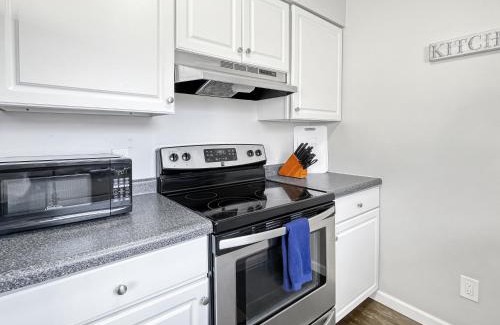 Clive House | Beautiful Clive 3br Duplex Wfireplace
