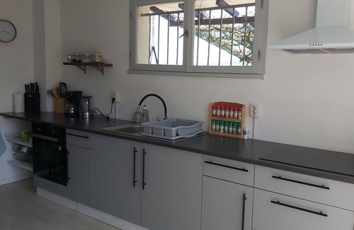 Montigny-en-Morvan Apartment | Beautiful cottage in a quiet wooded area
