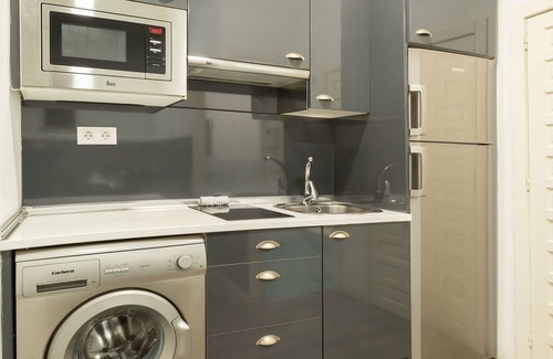 Malasana Apartment | Beautiful & Comfortable Apartment Gran Vía | A060