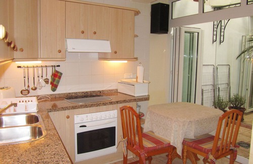Nerja City Centre Apartment | Beautiful complete apartment with Private Patio & shared Roof Terrace