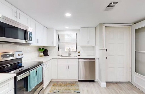 Majestic Palms Condo | Beautiful, Completely Rennovated first floor 2 Bedroom Condo