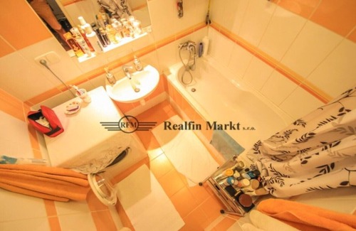 Piestany Condo | Beautiful condo by river and nature view near Adeli center