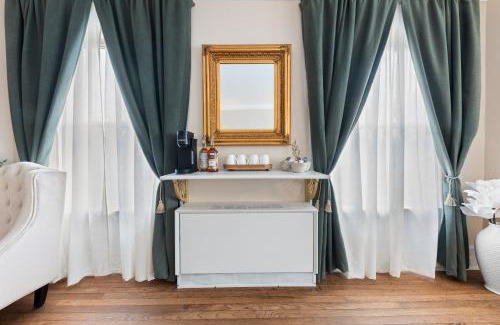Geneva Apartment | Beautiful Condo - King Bed - Free Waffle Breakfast